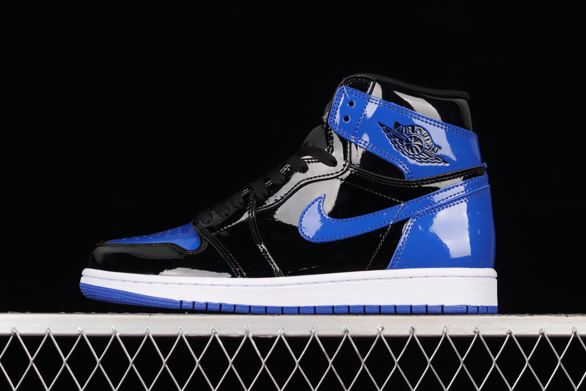 Air Jordan 1 Retro High Royal Blue Black White 555088-400