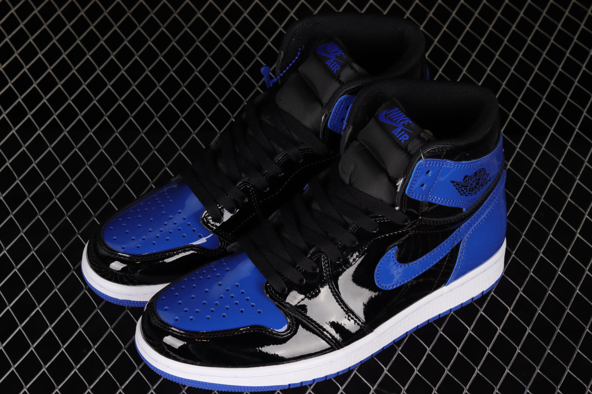 Air Jordan 1 Retro High Royal Blue Black White 555088-400