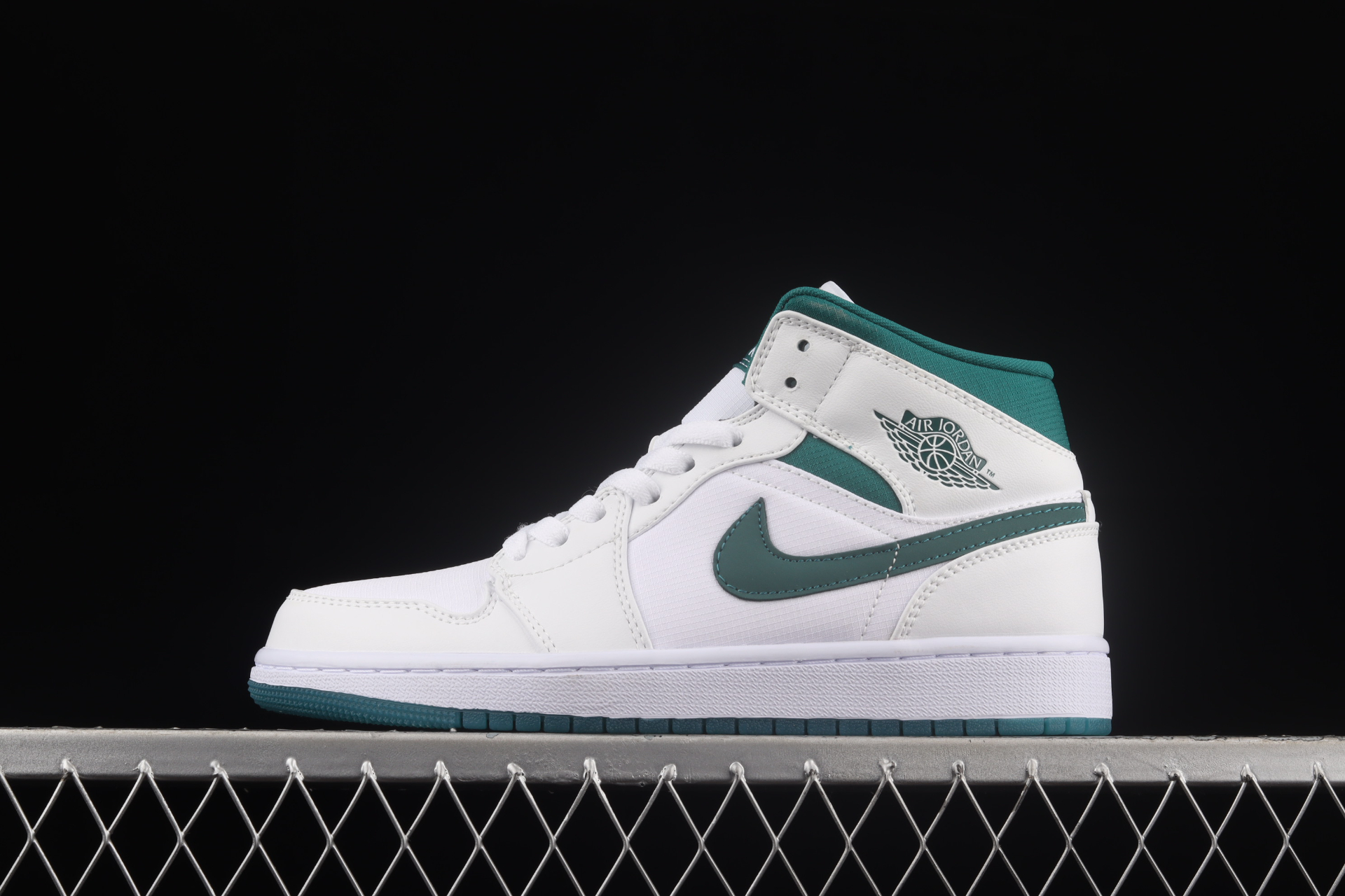 Air Jordan 1 Mid 'Mystic Green' CD6859-103