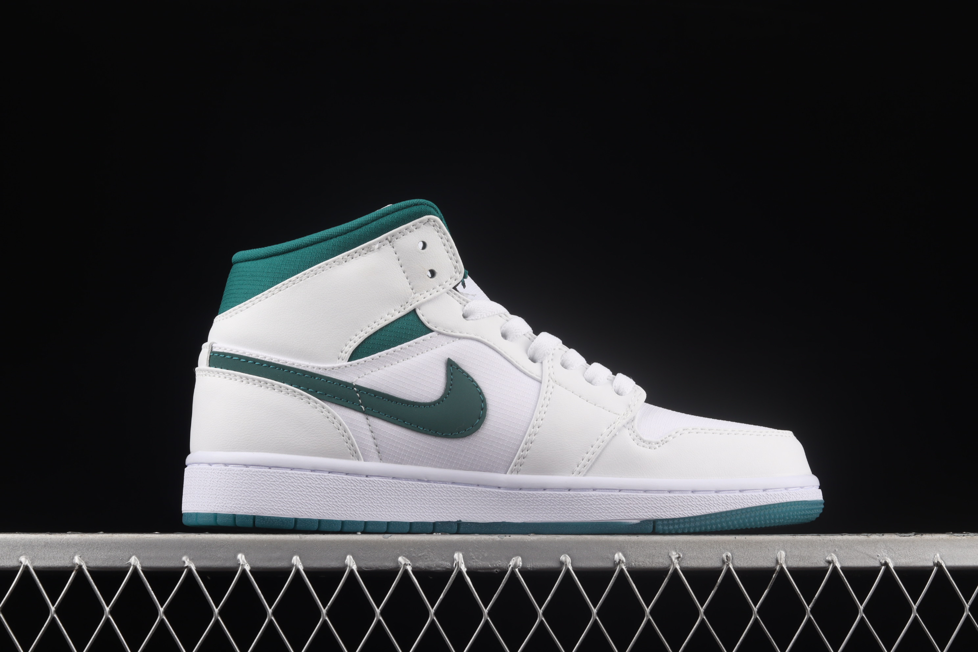 Air Jordan 1 Mid 'Mystic Green' CD6859-103